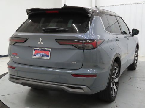 New 2026 Mitsubishi Outlander SEL image 3