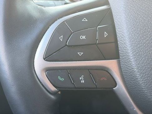 Used 2021 Jeep Grand Cherokee Limited image 14