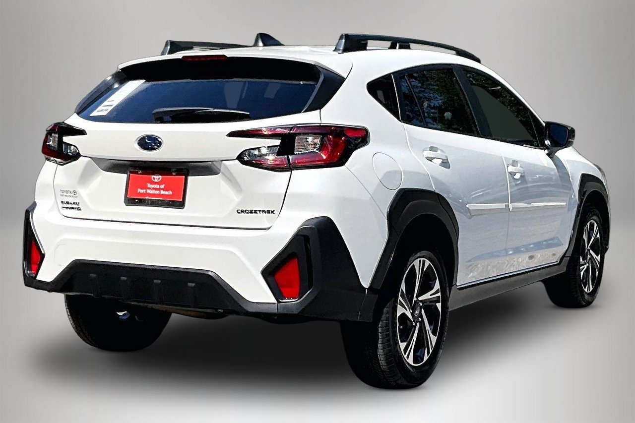 Used 2025 Subaru Crosstrek 2.5i Premium AWD/4WD image 5