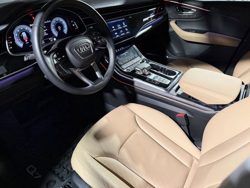 Certified 2025 Audi Q7 2.0T Premium w/ Convenience Plus Package image 4