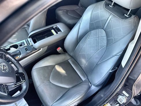 Used 2021 Toyota Highlander Platinum image 19