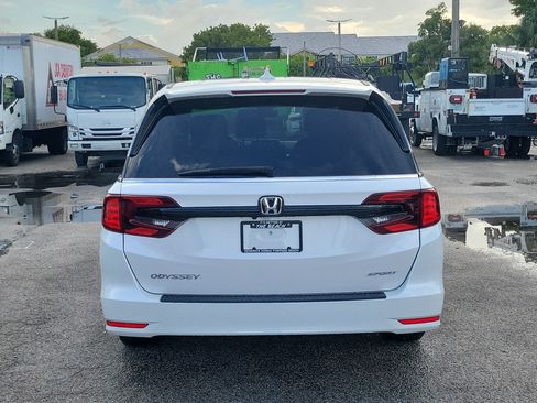 Used 2024 Honda Odyssey Sport image 4