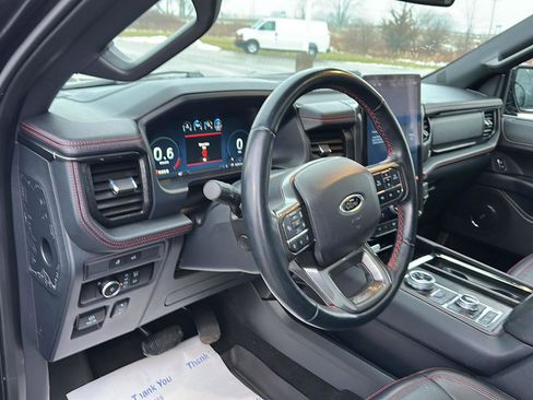 Used 2024 Ford Expedition Limited image 23
