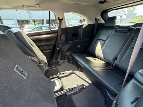 Used 2020 Toyota Highlander Limited AWD/4WD image 24