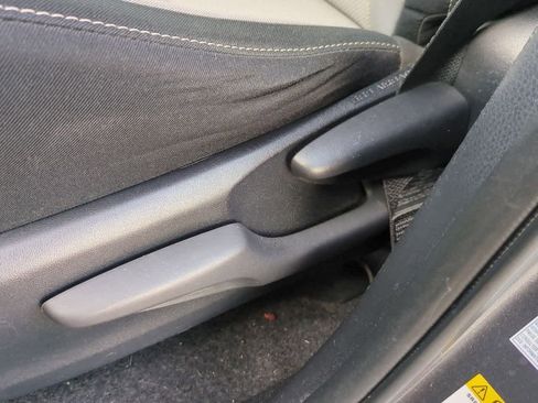 Used 2018 Toyota RAV4 XLE image 16