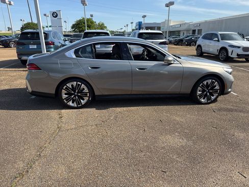 Certified 2026 BMW 530i image 4