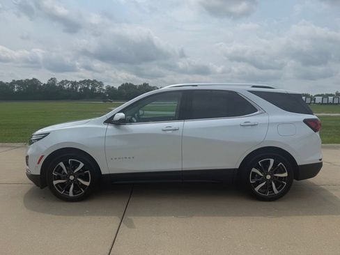 Used 2022 Chevrolet Equinox Premier FWD image 11