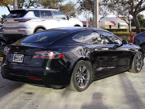Used 2021 Tesla Model S Plaid image 12