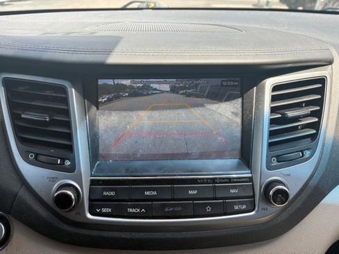 Used 2018 Hyundai Tucson SEL Plus FWD image 16