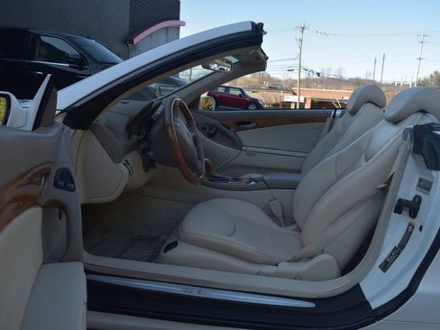 Used 2004 Mercedes-Benz SL 500 w/ Comfort Pkg image 21