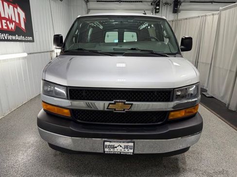 Used 2017 Chevrolet Express 2500 RWD image 2