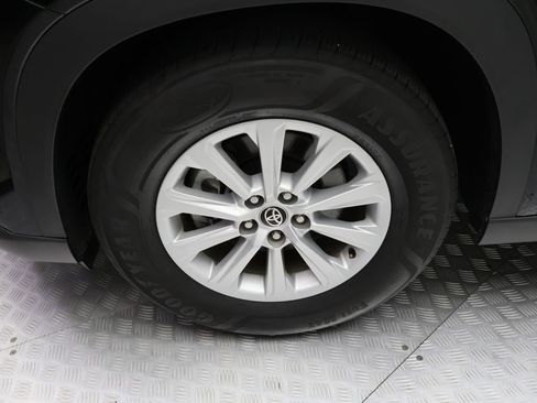 Used 2025 Toyota Grand Highlander FWD image 4