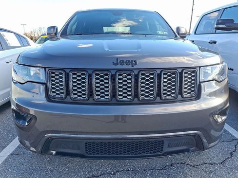 Used 2020 Jeep Grand Cherokee Altitude image 2