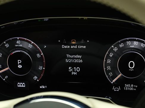 Used 2024 Bentley Bentayga AWD/4WD image 22