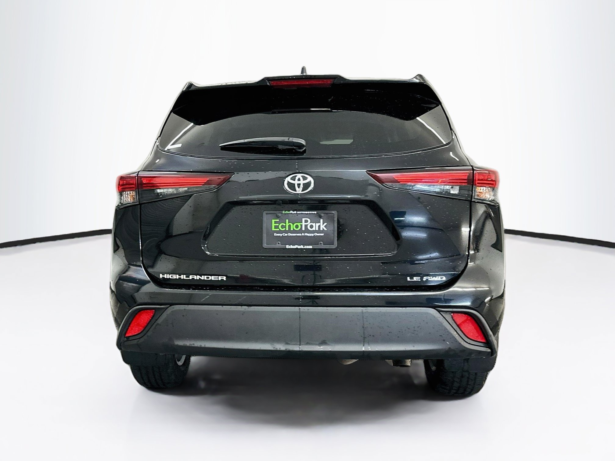 Used 2025 Toyota Highlander LE AWD/4WD image 7