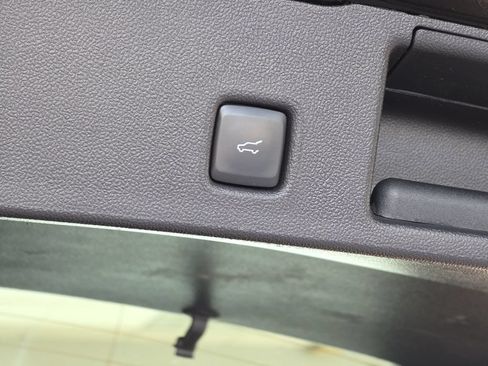 Certified 2025 Ford Escape ST-Line Select AWD/4WD image 12