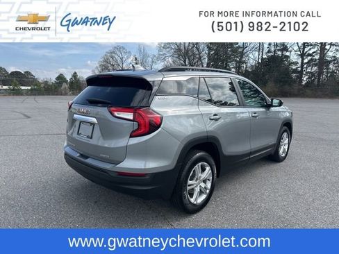 Used 2023 GMC Terrain SLE w/ Driver Convenience Package image 5