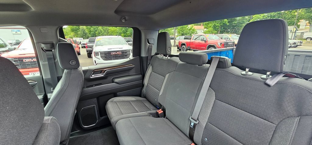 Used 2023 Chevrolet Silverado 1500 RST w/ Z71 Off-Road Package AWD/4WD image 15