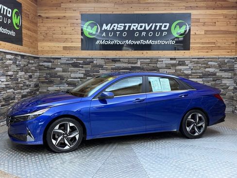 Used 2023 Hyundai Elantra Limited w/ Cargo Package FWD image 14