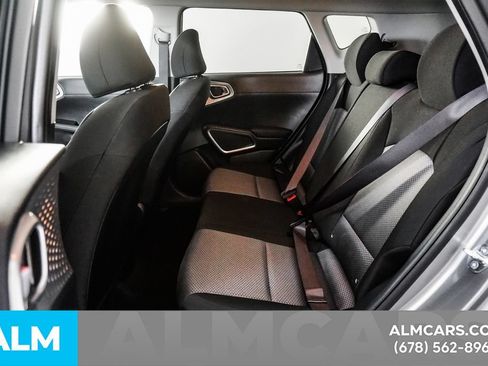 Used 2025 Kia Soul LX w/ LX Technology Package FWD image 13