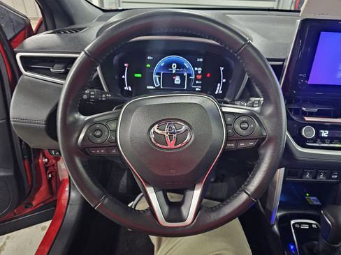 Certified 2023 Toyota Corolla Cross XSE w/ Convenience Package image 18