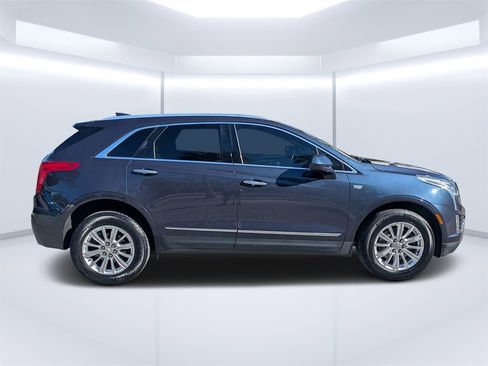 Used 2019 Cadillac XT5 FWD image 2