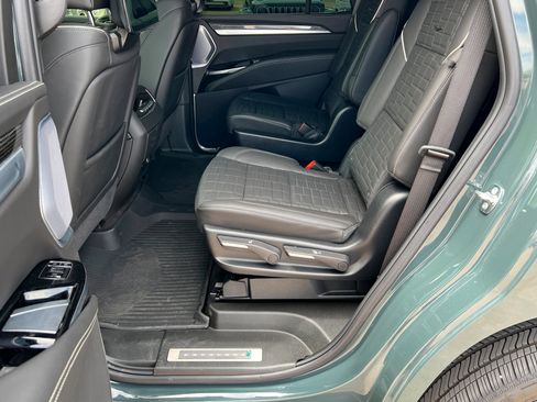 Certified 2025 Cadillac Escalade V w/ LPO, ONYX Package AWD/4WD image 22