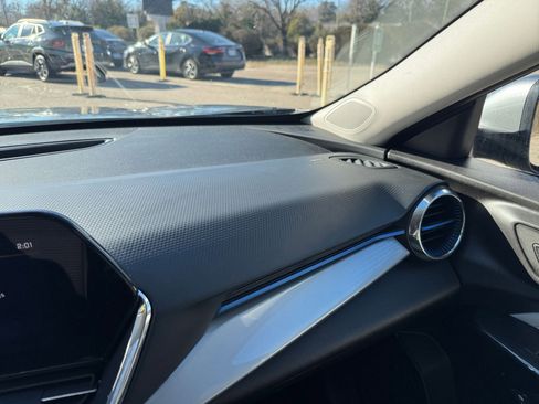 Used 2025 Chevrolet Trax LT image 30