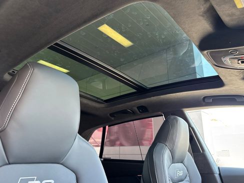 New 2025 Audi RS Q8 performance image 14