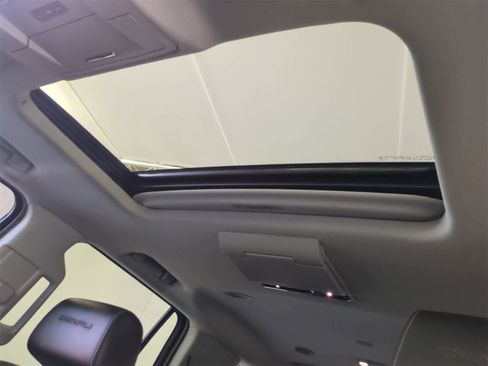 Used 2017 GMC Yukon Denali w/ Open Road Package image 18