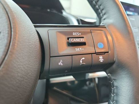 Used 2025 Nissan Pathfinder SL w/ SL Premium Package FWD image 25