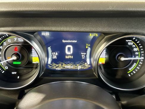 Used 2023 Jeep Wrangler Unlimited Sahara AWD/4WD image 17