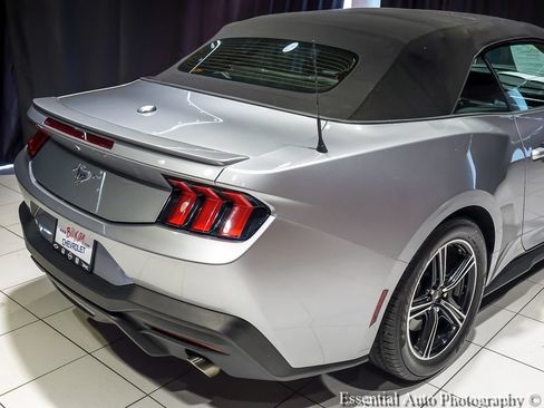 Used 2025 Ford Mustang Premium RWD image 9