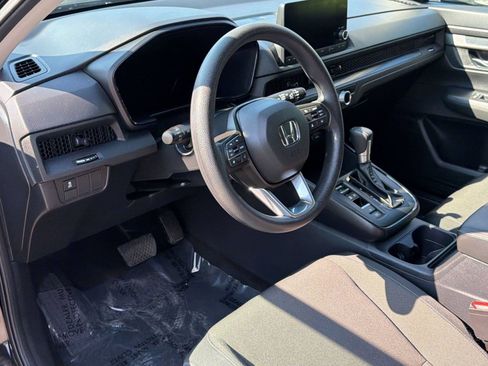 Used 2025 Honda CR-V LX image 4