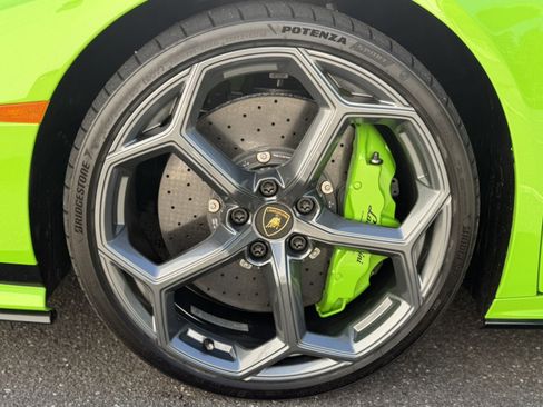 Used 2024 Lamborghini Huracan Tecnica RWD image 33