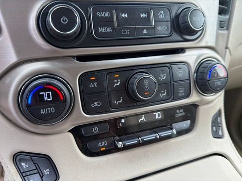 Used 2015 GMC Yukon XL Denali w/ Premium Package AWD/4WD image 57