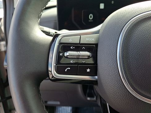 Certified 2026 Kia Carnival SX Prestige FWD image 23
