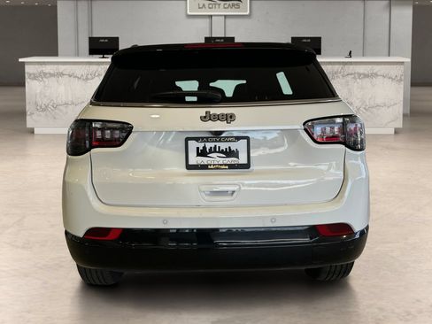 Used 2025 Jeep Compass Limited w/ Elite Group AWD/4WD image 4