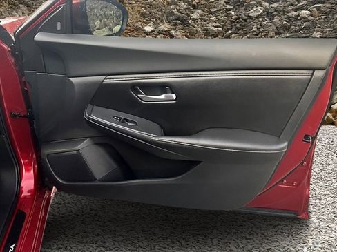 Used 2021 Nissan Sentra SV image 22