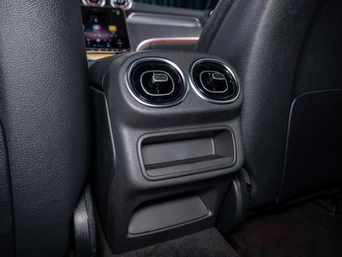 New 2025 Mercedes-Benz GLC 300 image 24