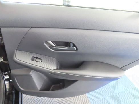 Used 2025 Nissan Sentra SV w/ All-Weather Package FWD image 32