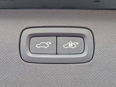 Certified 2024 Volvo XC90 T8 Plus AWD/4WD image 15