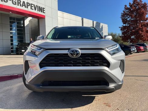 Used 2025 Toyota RAV4 XLE image 4