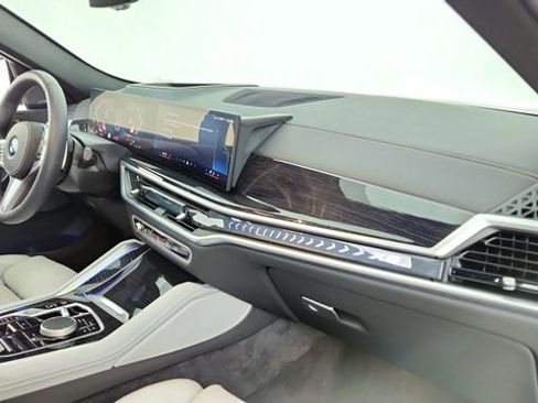 Used 2026 BMW X6 xDrive40i w/ Climate Comfort Package image 22