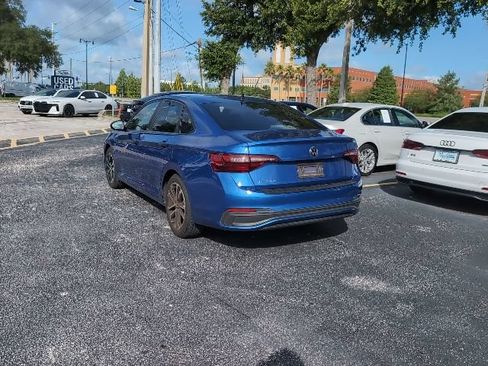 Used 2023 Volkswagen Jetta Sport FWD image 4