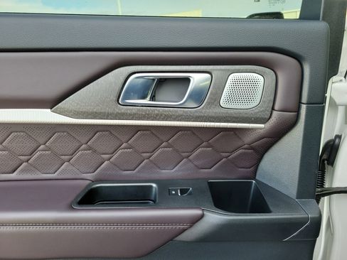 Used 2025 Ford Explorer Platinum w/ Ultimate Package image 12