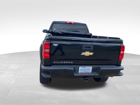 Used 2018 Chevrolet Silverado 1500 Custom w/ Custom Value Package AWD/4WD image 15
