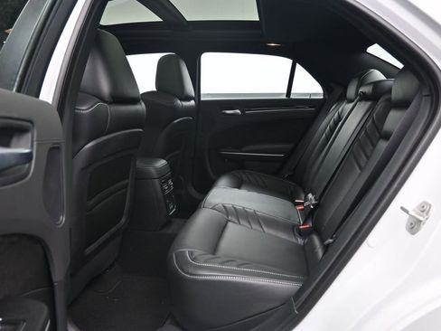 Used 2023 Chrysler 300 C RWD image 29