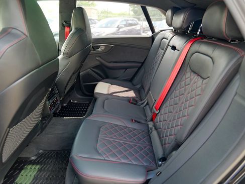 Used 2025 Audi SQ8 Prestige w/ Prestige Package AWD/4WD image 28