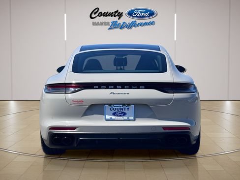 Used 2021 Porsche Panamera RWD image 15